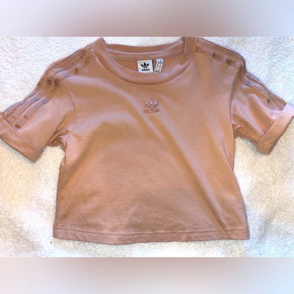 Adidas blush colored crop top - Picture 2 of 8